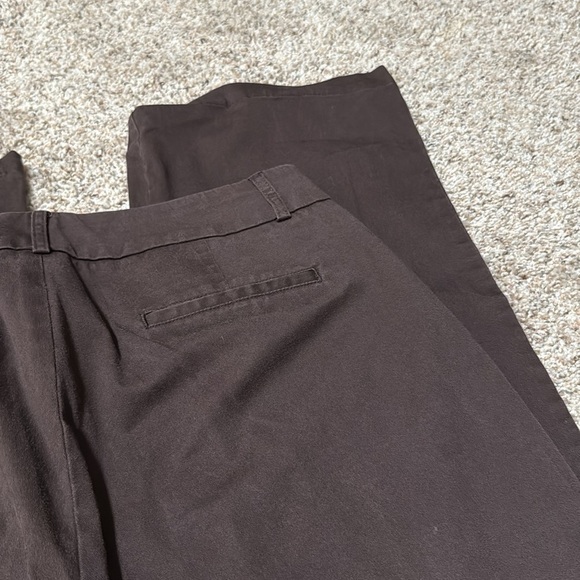 NWOT Dockers Brown Chinos Classic Style - Picture 3 of 5